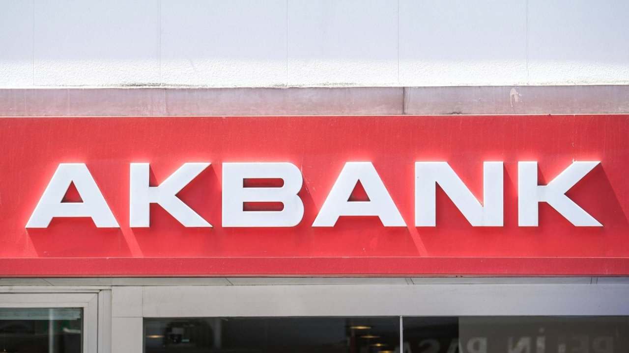 Akbank’tan Kart Sahiplerine 50 Bin TL Hazır Online Kredi