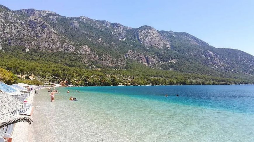 Ege’nin Saklı Güzelliği: Akbük Koyu Ziyaretçilerini Büyülüyor
